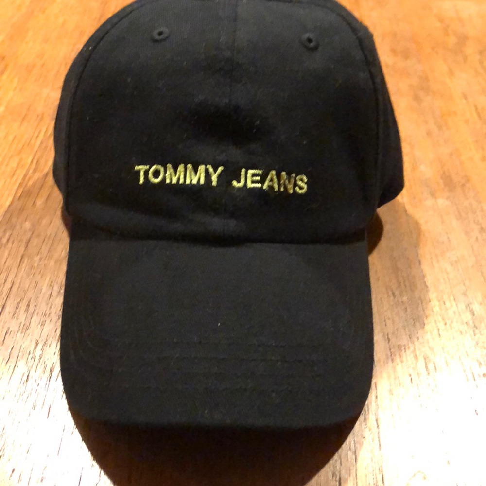 Tommy Hilfiger